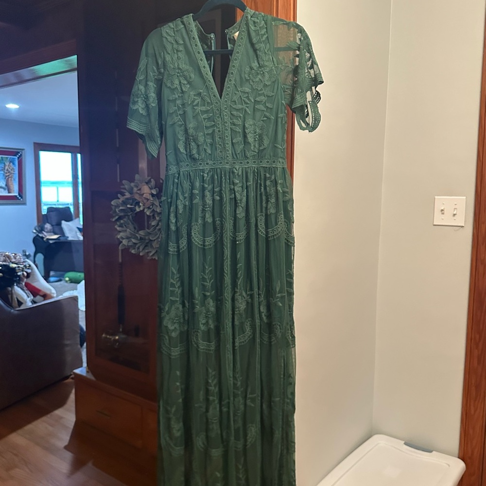 Elegant Green Lace Maxi Dress